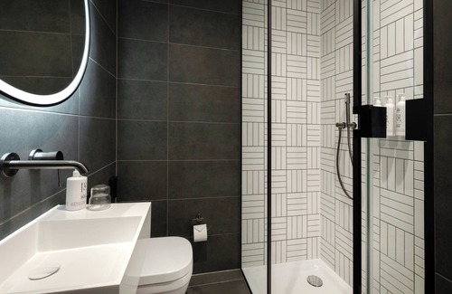 London City Centre Hotel | Moxy London Piccadilly Circus