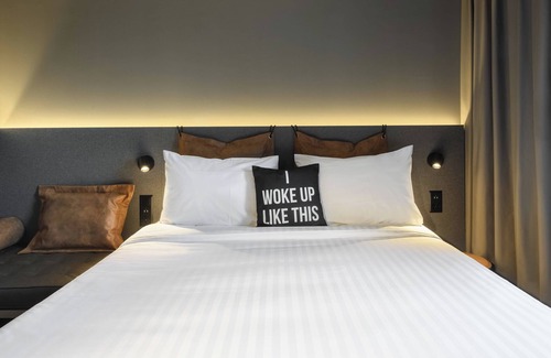 Sion Hotel | Moxy Sion