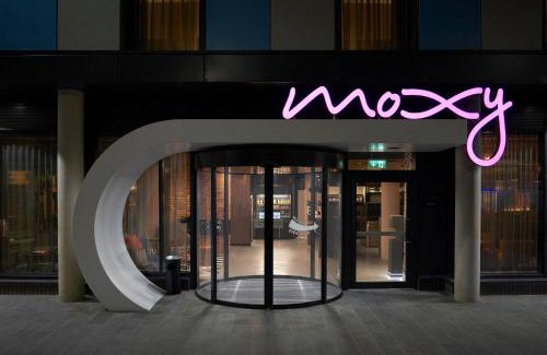 Slough Hotel | Moxy Slough