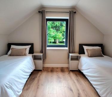 Athlone Bed & Breakfast | Moynure House Boutique B&B & Separate Two bedroom Chalet