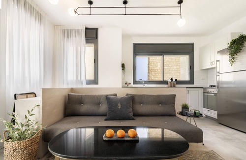 Nachlaot Apartment | Mr. Agrippa - By TLV2GO
