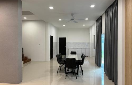 Kuching House | MR homestay depo link