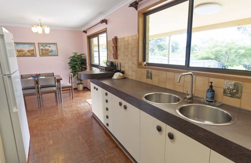 Innes Park House | Mr Wilfords Retro Bungalow