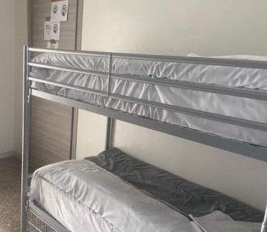 Villa San Giovanni Hostel | MRHostel Milano