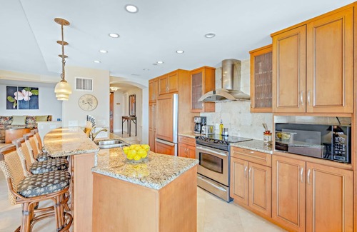 Kaanapali Condo | MRR Presents Kaanapali Ali'i 2103 - Gorgeously Remodeled 2BR+DEN w/Stunning 10th-Floor Direct Ocean Views!