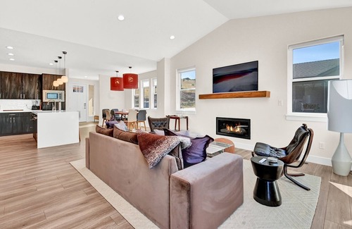 Eden House | MS 14 | Luxurious Scenic Retreat in Eden