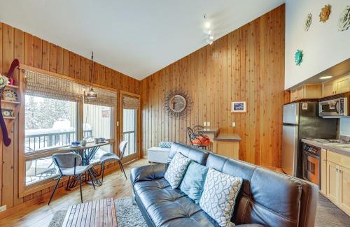 Century West Apartment | Mt Bachelor Village Resort Condo 19 Mi to Skiing!