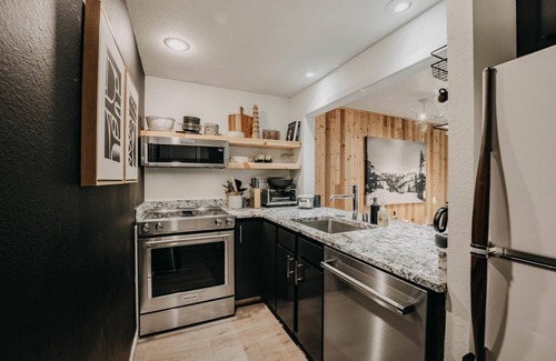 Warnick Apartment | Mt. Baker Lodging Condo 64 - Sleeps 4!