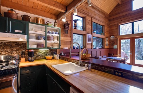Glacier Cabin | Mt. Baker Rim Cabin #44 - Hot Tub- Pets OK - WiFi