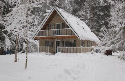 Glacier House | Mt Baker Snowline Chalet