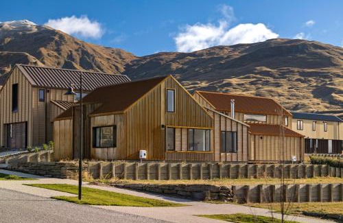 Kapiti Island Resort | Mt Cardrona Station Resort