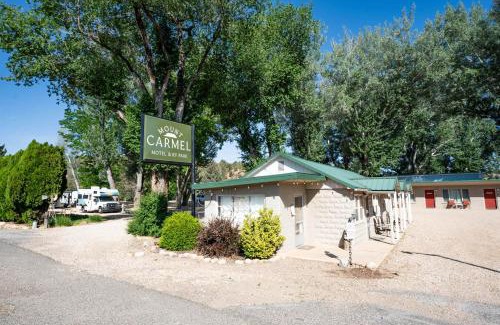 Zion National Park East Entrance Apartment | Mt Carmel Motel Room close to Zion National Park