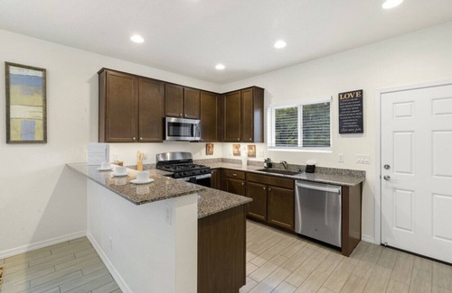 Flagstaff House | *Mt Elden Tree Home* Hot Tub*A/C