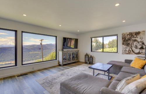 Underwood House | Mt Hood Views Modern Underwood Home with Deck!
