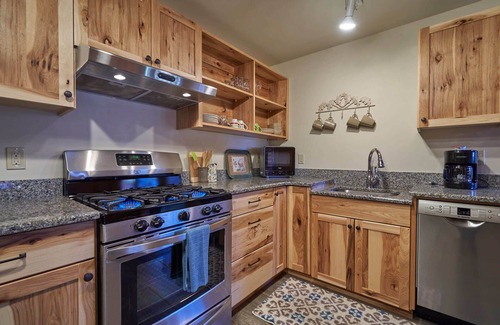Joseph Condo | Mt. Joseph Lodge in Downtown Joseph: Unit #2
