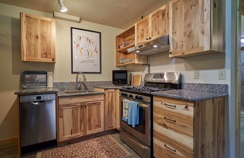 Joseph Condo | Mt. Joseph Lodge in Downtown Joseph: Unit #3