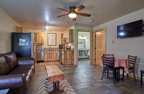 Joseph Condo | Mt. Joseph Lodge in Downtown Joseph: Unit #3