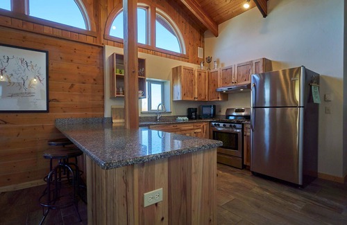 Joseph Condo | Mt. Joseph Lodge in Downtown Joseph: Unit #4