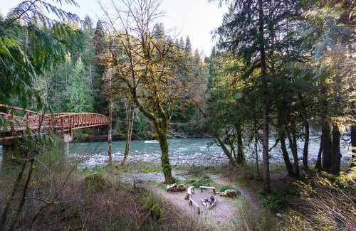 Verlot House | Mt Pilchuck River Cabin