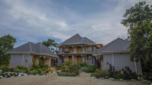 Kitojo Hotel | MT. Rwenzori Golf Resort & Spa