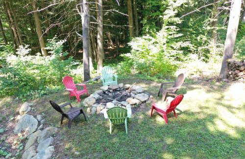 Wardsboro House | Mt Snow Home with Privacy Hot Tub Firepit