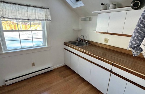 Wardsboro House | Mt Snow/Stratton Ski Cottage w/scenic water views