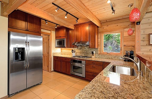 Cle Elum Ski Chalet | Mt VIEWS, HGTV - Spectacular Summer Dream LOG HOME, A Family friendly escape!