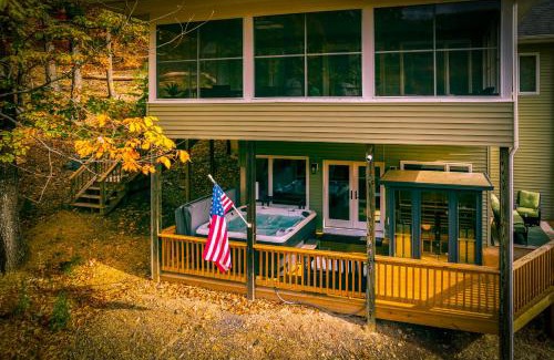 Massanutten House | Mt Views - Sauna - Hot Tub - Adulting - Family Fun