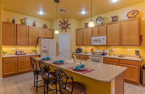 Gold Canyon House | Mt VIEWS, Trails & Golf Oasis, Resort Amenities: Htd POOL, Spa, Putt Green, 3 Mt Bikes