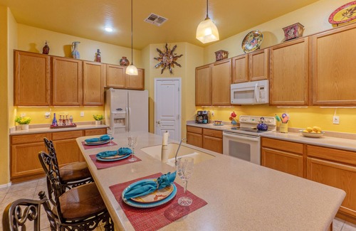 Gold Canyon House | Mt VIEWS, Trails & Golf Oasis, Resort Amenities: Htd POOL, Spa, Putt Green, 3 Mt Bikes