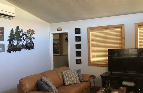 Apple Valley House | Mt. Views, Xtra Sanitized, Quiet, Loaded Rec Room, 2 living areas