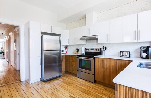 Mile End Apartment | MTLVR #08 | Mile End area, 2BA, near the mountain