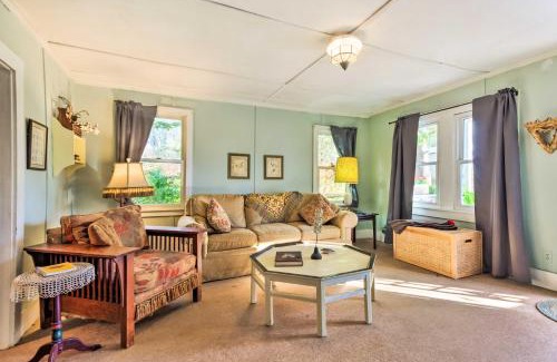 Newland House | Mtn Cottage with Fire Pit in Newland!