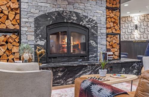Silvertip Hotel | MTN House By Basecamp
