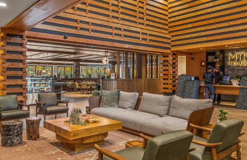 Silvertip Hotel | MTN House By Basecamp