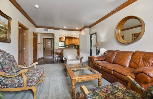 Midway Villa | Mtn Retreat: Relax Serene Nature, Hot Spring & Spa 2015