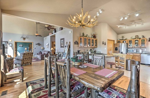 Cripple Creek Cabin | Mtn-View Cabin w/Deck, 3 Mi to Cripple Creek!