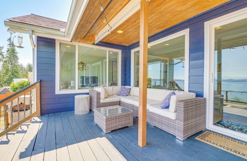 Camano Island Cottage | Mtn-view Camano Island Retreat Overlooking Beach