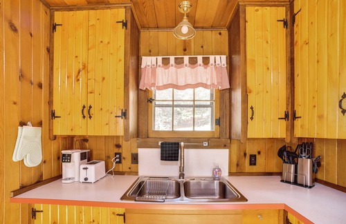 Cascade-Chipita Park Cottage | Mtn-view Cascade Cabin Near Garden of the Gods!