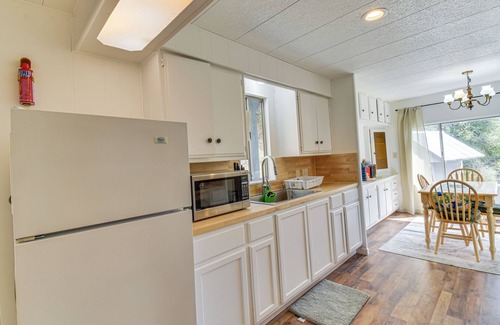 Coulterville House | Mtn-View Coulter Escape w/ Rustic Tree Lookout