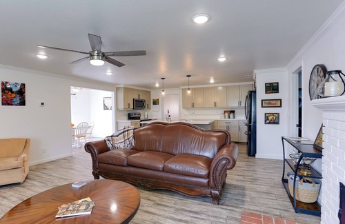 Woodlake House | Mtn-View Home w/Patio & Grill in Woodlake