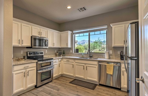 Gold Canyon House | Mtn-View Home w/Pool & BBQ in Gold Canyon