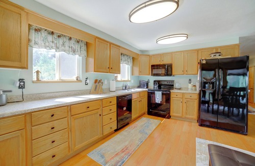 Garden Valley Cottage | Mtn-view Oasis w/Pool Access in Garden Valley