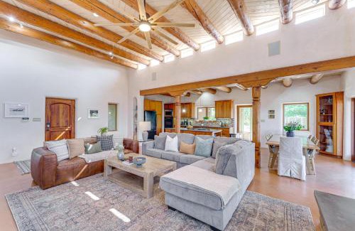 Taos House | Mtn-View Retreat with Hot Tub in New Mexico!