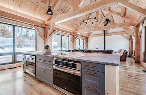 Bethel House | Mtn View, Sleeps 20, Hot Tub, Firepit, Wood Stove, Theater, Workspace, Bar, Gym
