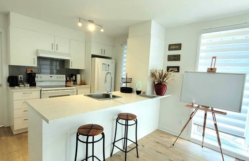 Longueuil Apartment | MTR Apart Longueuil/Montreal Corporate & family Stays |Furnished & All-Inclusive