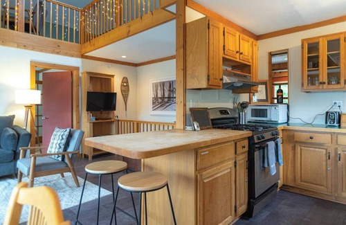 Wilmington House | MtSnow* HotTub* Pool * AirHockey*PingPong * Darts