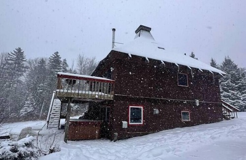 Wilmington House | MtSnow* HotTub* Pool * AirHockey*PingPong * Darts