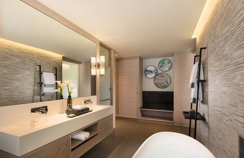 Plaine Magnien House | Dive Into Your Best Summer Vacation! Free Parking, Pool, Spa Center, Beachfront!