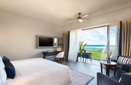 Plaine Magnien Hotel | Walking Distance to La Cambuse Beach! Sea View, Outdoor Pool, Free Parking!